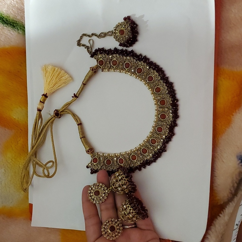 Dark Red Indian Necklace Set With Tikka